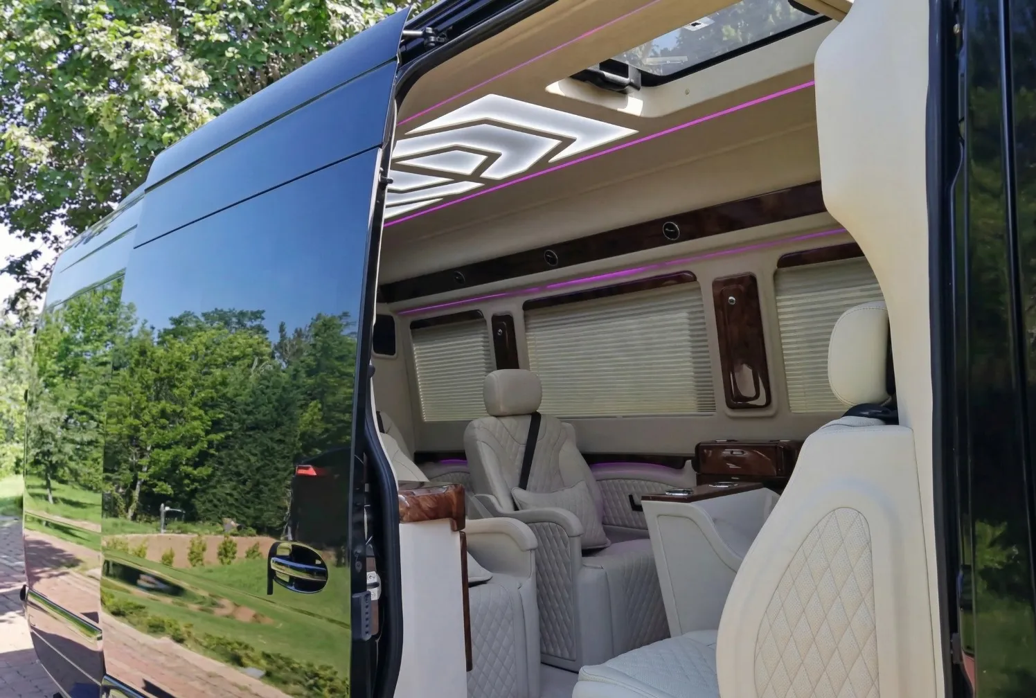 Mercedes Vito side door VIP transfer